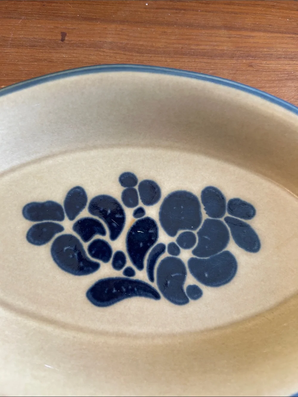 Vintage Pfaltzgraff “Folk Art” Stoneware Au Gratin Serving Dish. 22 oz